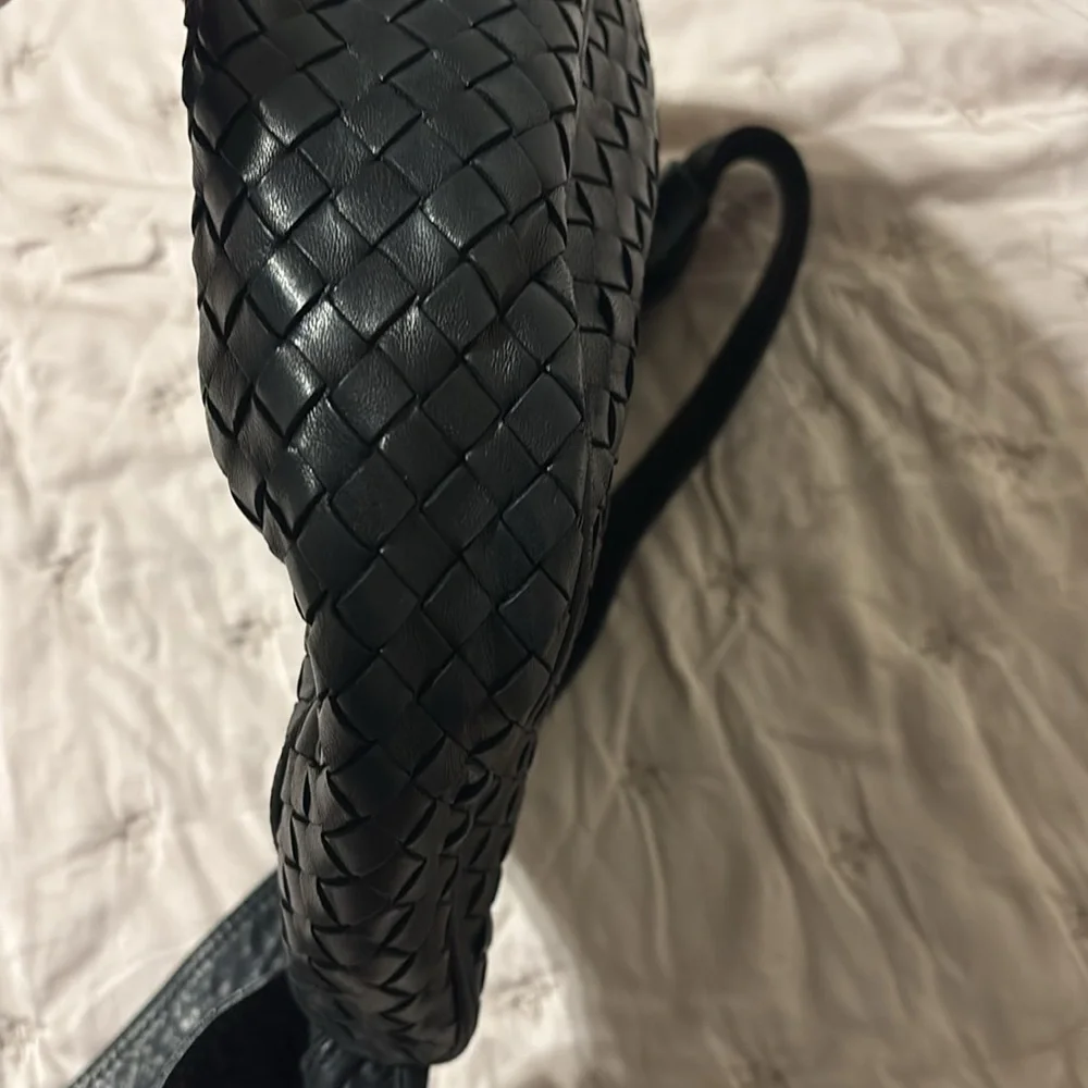 Bottega Veneta
Intrecciato Leather Hobo Bag authentic - Picture 10 of 10